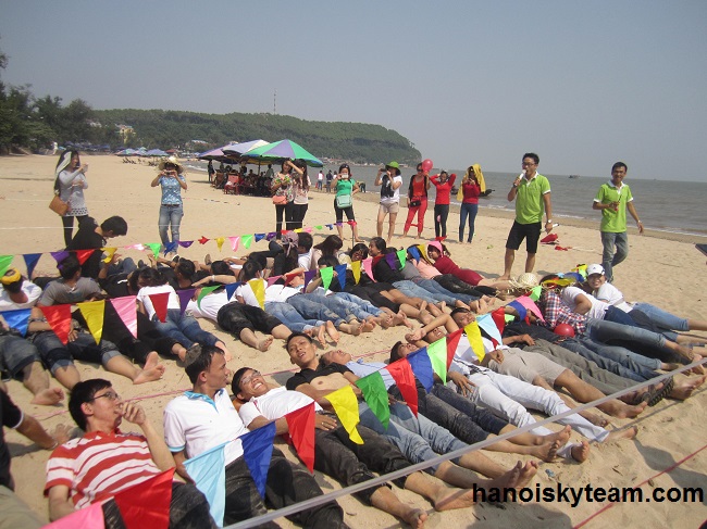 Chúng tôi tổ chức teambuilding bãi biển chuyên nghiệp