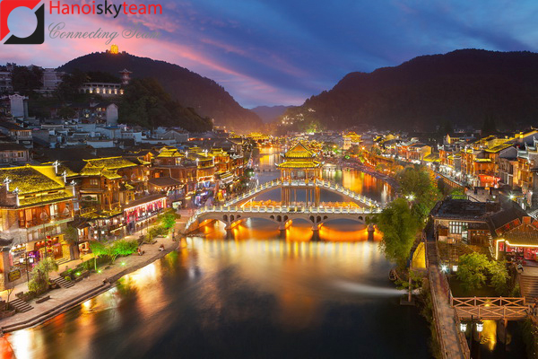 Tour Hồ Nam – Trương Gia Giới – Phượng Hoàng Cổ Trấn 5N4Đ đường bay